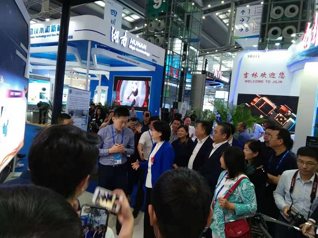 深圳高交會|深奧圖硬科技智能儲運系統(tǒng)引領(lǐng)行業(yè)風(fēng)向標(biāo) 深圳高交會|深奧圖硬科技智能儲運系統(tǒng)引領(lǐng)行業(yè)風(fēng)向標(biāo)